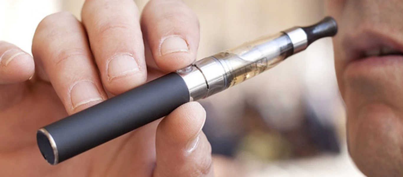 Τα ηλεκτρονικά τσιγάρα ενδέχεται να ενέχουν κινδύνους για το καρδιαγγειακό σύστημα σύμφωνα με έρευνα